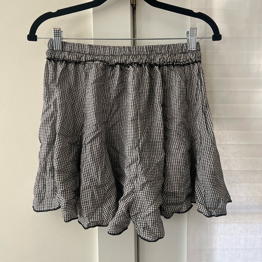 Ruffle Checkerboard Patterned Shorts - Picture 3 of 3